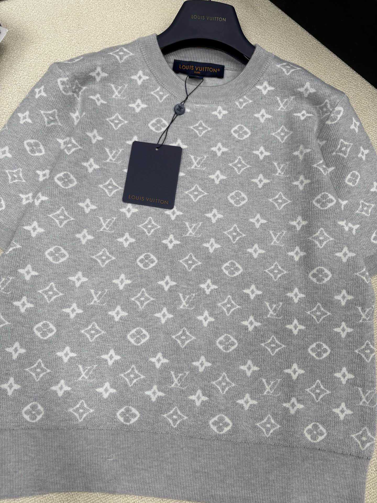 Women's short sleeves